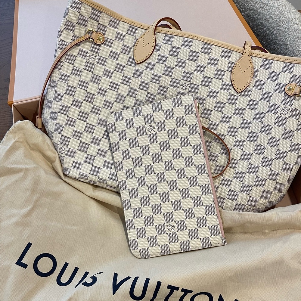 Louis Vuitton Neverfull bag